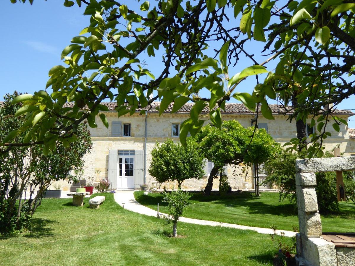 Bed and Breakfast La Vigneraie De Laura Sainte-Colombe  Екстер'єр фото