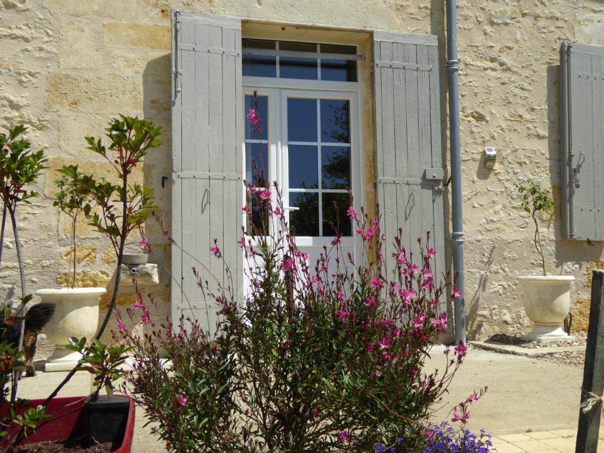 Bed and Breakfast La Vigneraie De Laura Sainte-Colombe  Екстер'єр фото